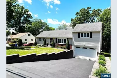 321 Maplewood Drive, Paramus, NJ 07652 - Photo 2