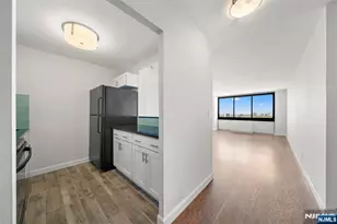 770 Anderson Ave 22F, Cliffside Park, NJ 07010 - Photo 2