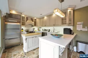 549 Windsor Dr 549, Palisades Park, NJ 07650 - Photo 14