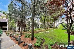 549 Windsor Dr 549, Palisades Park, NJ 07650 - Photo 24