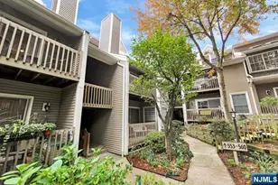 549 Windsor Dr 549, Palisades Park, NJ 07650 - Photo 2