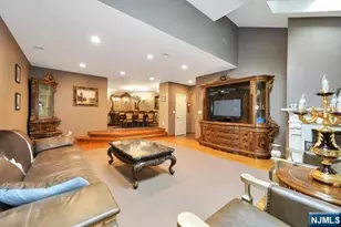 549 Windsor Dr 549, Palisades Park, NJ 07650 - Photo 4