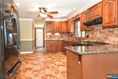 255 Park Avenue, Allendale, NJ 07401 - Photo 10