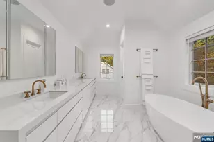 306 Hutchinson Rd, Englewood, NJ 07631 - Photo 20