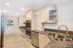 1360 Hamburg Turnpike 402, Wayne, NJ 07470 - Photo 14