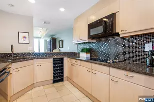 1360 Hamburg Turnpike 402, Wayne, NJ 07470 - Photo 12