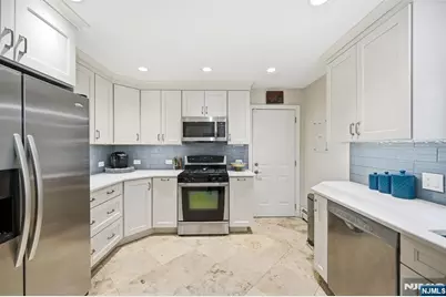 118 Manito Avenue, Oakland, NJ 07430 - Photo 12