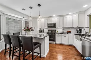 224 Westervelt Ln, Mahwah, NJ 07430 - Photo 4