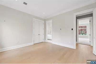 351 Lewelen Circle, Englewood, NJ 07631 - Photo 14