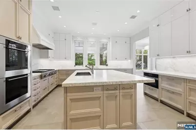 351 Lewelen Circle, Englewood, NJ 07631 - Photo 20