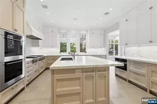 351 Lewelen Cir, Englewood, NJ 07631 - Photo 20