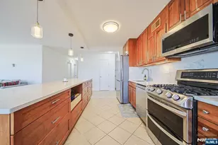 [Address not provided], Fort Lee, NJ 07024 - Photo 6