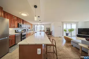 [Address not provided], Fort Lee, NJ 07024 - Photo 4