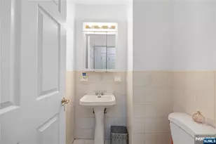 37 Palisades Blvd B, Palisades Park, NJ 07650 - Photo 12