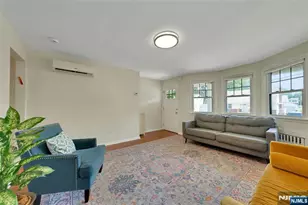 20 Florence Pl, Elmwood Park, NJ 07407 - Photo 6