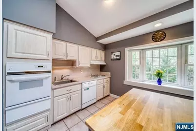 225 Doxey Drive, Park Ridge, NJ 07656 - Photo 8