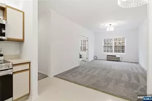 5301 Richmond Road 301, West Milford, NJ 07480 - Photo 8