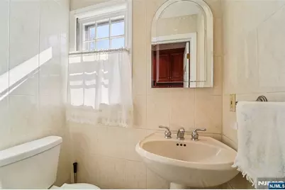 657 Lincoln Avenue, Glen Rock, NJ 07452 - Photo 16