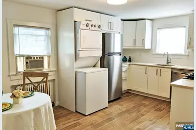 292 Wiley Place, Wyckoff Township, NJ 07481 - Photo 2