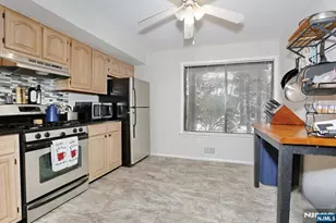 3 Brookside Heights 3I, Wanaque, NJ 07465 - Photo 8