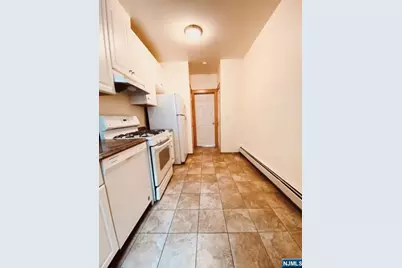 1109 Main Avenue 5 #5, Clifton, NJ 07011 - Photo 4