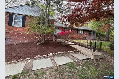 1138 High Mountain Road, Franklin Lakes, NJ 07417 - Photo 2