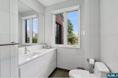 532 Winthrop Road, Teaneck Township, NJ 07666 - Photo 10