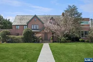 532 Winthrop Rd, Teaneck Township, NJ 07666 - Photo 1