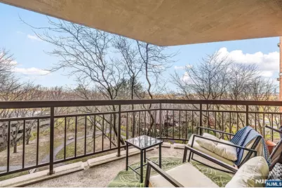 427 Harmon Cove Tower 427 #427, Secaucus, NJ 07094 - Photo 20