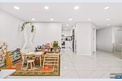 427 Harmon Cove Tower 427 #427, Secaucus, NJ 07094 - Photo 12