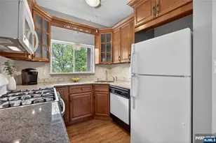 919 Burgundy Way, Wayne, NJ 07470 - Photo 12
