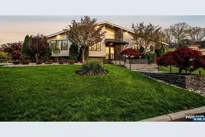 22 Berkshire Place, Englewood Cliffs, NJ 07632 - Photo 4
