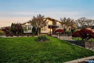 22 Berkshire Pl, Englewood Cliffs, NJ 07632 - Photo 4