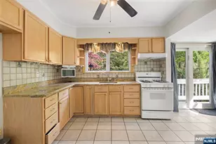 10 Old Stone Church Rd, Upper Saddle River, NJ 07458 - Photo 16