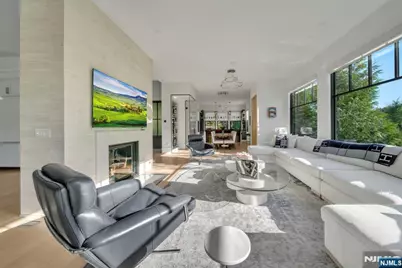 15 Stonegate, Old Tappan, NJ 07675 - Photo 8
