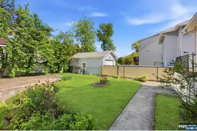 219 Columbus Avenue, Palisades Park, NJ 07650 - Photo 22