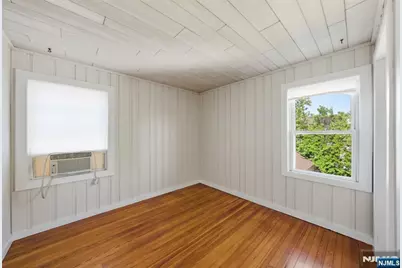 219 Columbus Avenue, Palisades Park, NJ 07650 - Photo 16