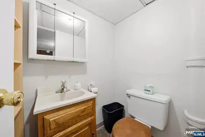 219 Columbus Avenue, Palisades Park, NJ 07650 - Photo 10