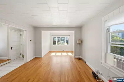 219 Columbus Avenue, Palisades Park, NJ 07650 - Photo 4