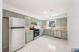 338 S 10th St, Newark, NJ 07103 - Photo 26