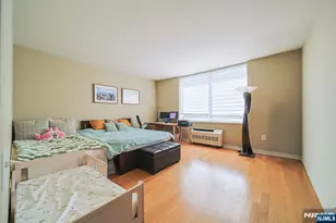 918 Hudson Park, Edgewater, NJ 07020 - Photo 2