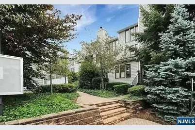 815 Topsail Lane, Secaucus, NJ 07094 - Photo 16