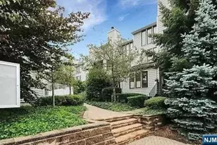 815 Topsail Ln, Secaucus, NJ 07094 - Photo 16
