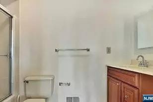 815 Topsail Ln, Secaucus, NJ 07094 - Photo 2