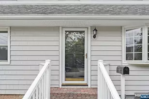 18 Farmingdale Ave, Bloomfield, NJ 07003 - Photo 6