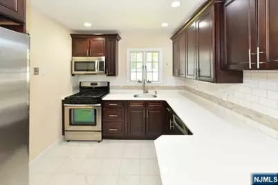 89 Crescent Avenue, Wyckoff Township, NJ 07481 - Photo 8