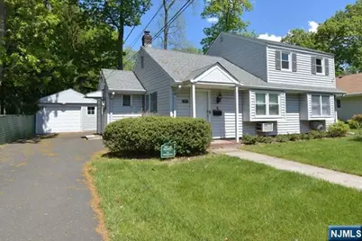 89 Crescent Avenue, Wyckoff Township, NJ 07481 - Photo 2