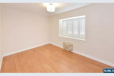 89 Crescent Avenue, Wyckoff Township, NJ 07481 - Photo 14