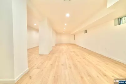 678 Highland Avenue, Newark, NJ 07104 - Photo 28