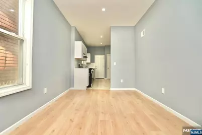 678 Highland Avenue, Newark, NJ 07104 - Photo 4